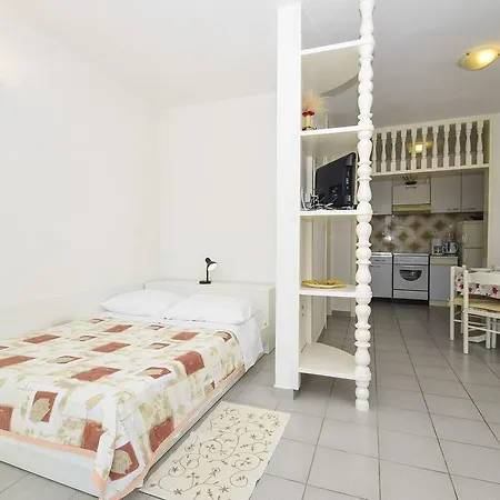 Crvelin 1202 Vodice